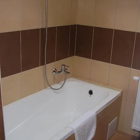 Bed and breakfast Alexandra Apartman *
