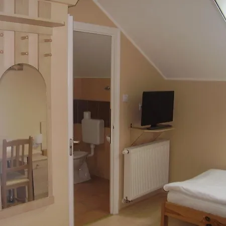Alexandra Apartman Oda ve Kahvaltı Kalocsa