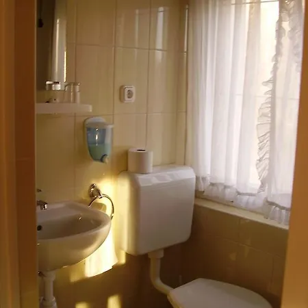 Oda ve Kahvaltı Alexandra Apartman Kalocsa