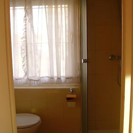 Oda ve Kahvaltı Alexandra Apartman *