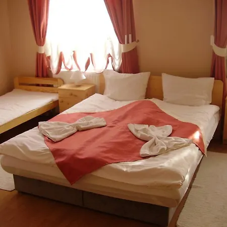 Oda ve Kahvaltı Alexandra Apartman Kalocsa