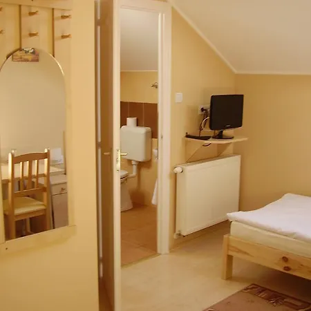 Oda ve Kahvaltı Alexandra Apartman Kalocsa