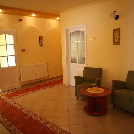 Oda ve Kahvaltı Alexandra Apartman *